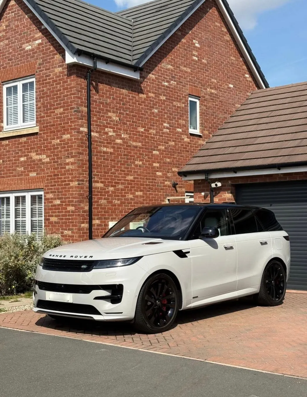 White Range Rover Sport after an Empire detail